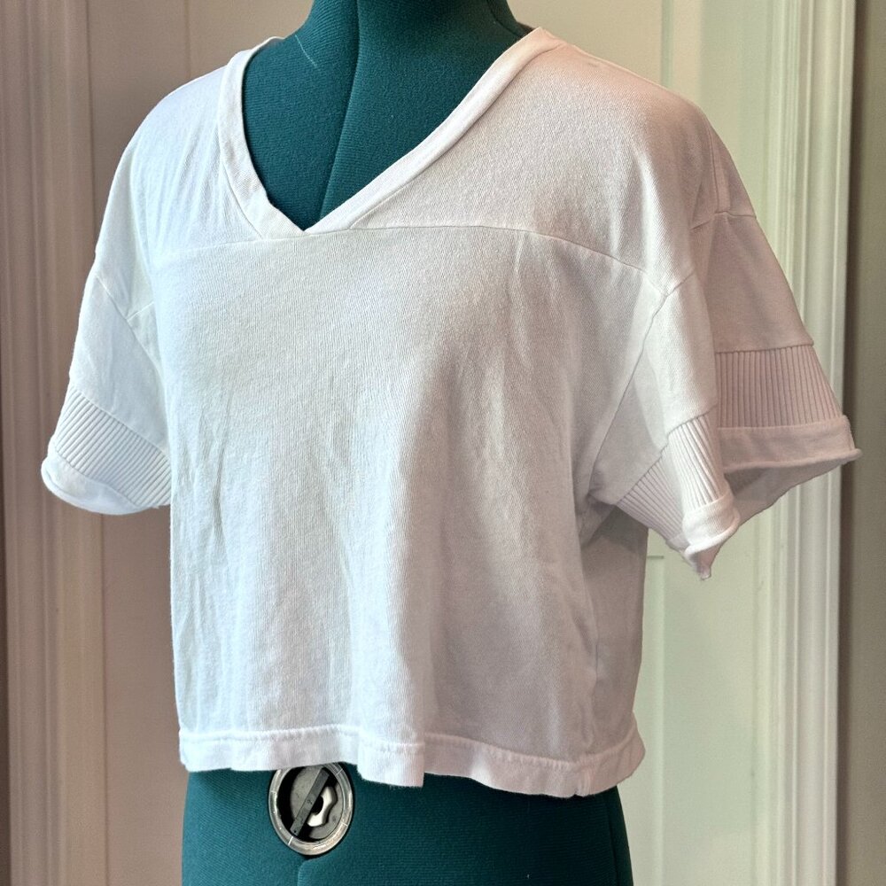 White Crop top tee